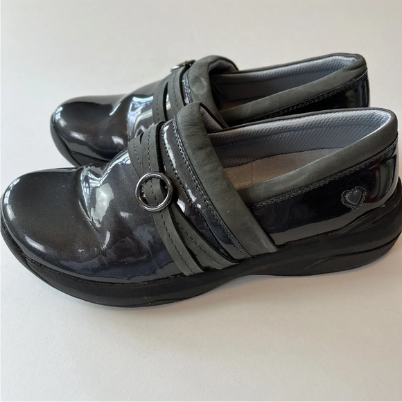 Nurse Mates Womens Nursing Shoes Dark Gray Patent Style Slip On Clog Size 7M - Picture 6 of 9